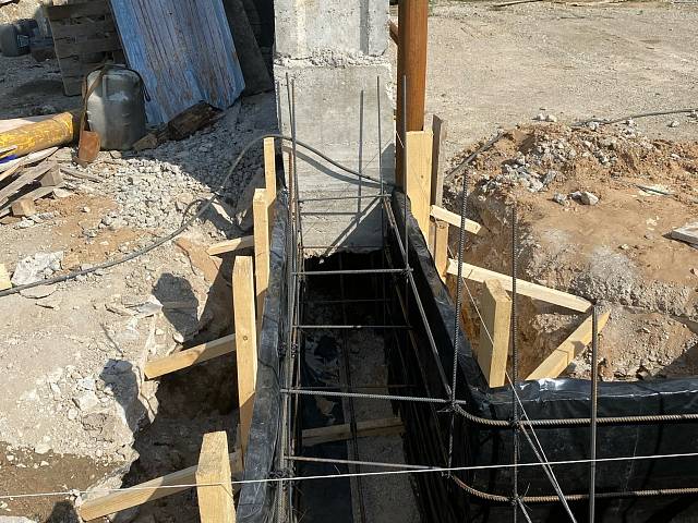 Привязка ленточного фундамента к старому фундаменту в поселке Долгуша
