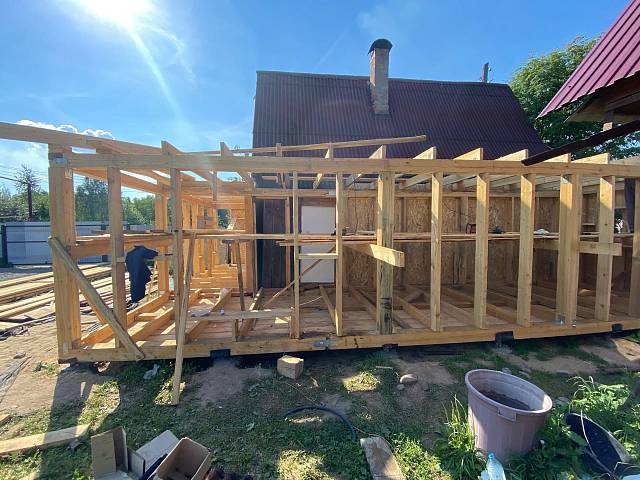 Строительство угловой пристройки к дому в деревне Семёнково