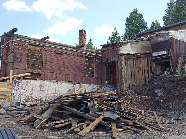 Замена крыши на деревянном доме в деревне Ледово